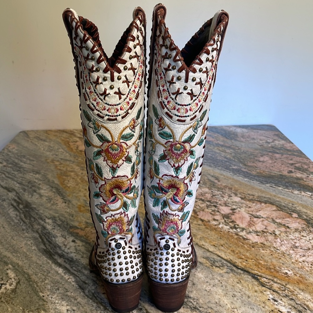 Double D Ranch Ivory Floral Embroidered Western Boots with Brown Trim - Picture 4 of 9